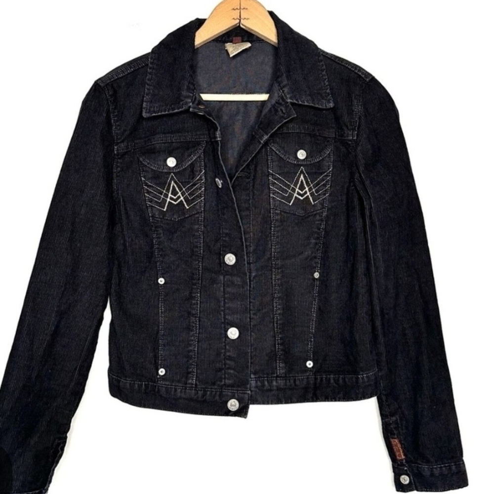 Meet Your New Favorite Layer: The "7" Venture Jacket